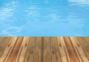 3 Reasons to Schedule Professional Pool Deck Cleaning Services